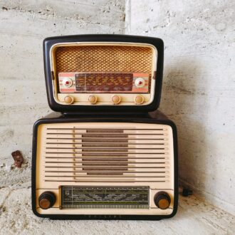 RADIO VINTAGE 9 radio vintage pequena