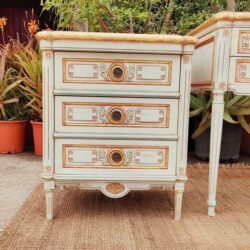 MESITA VINTAGE PRINCES