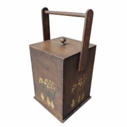 Cesta Antigua de Madera Pintada