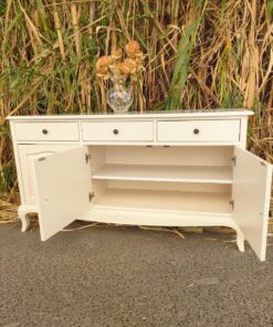 APARADOR CLASICO CREMA 7 IMG 4802