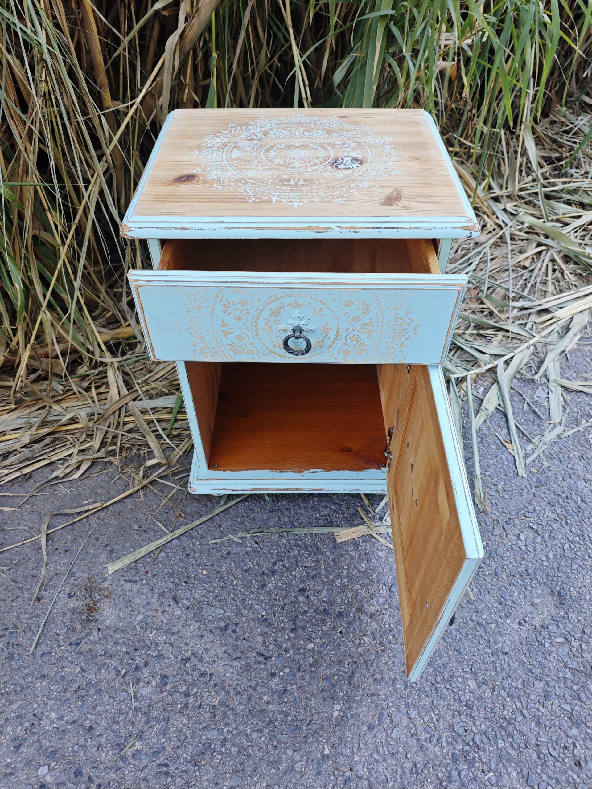 Mesita auxiliar Mandala azul 3 Mesita auxiliar Mandala azul - Imagen 3