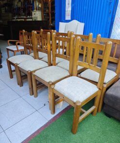 SILLAS RÚSTICAS DE MADERA CON ASIENTO TAPIZADO