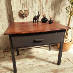 Mesa tocinera vintage 6 Mesa tocinera vintage de madera, 87 × 59 × 72 cm.