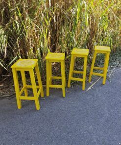 Taburete alto Mandala. amarillo con diseño mandala blanco pintado a mano.