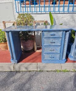 Escritorio azul de madera con 4 cajones, 127 × 52 × 77 cm. Estilo vintage