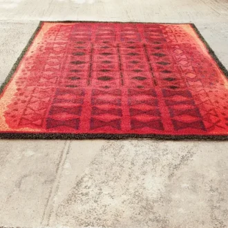 Marlene Hoffmann rug handmade in Colombia. Measurements: 220 × 320 cm.