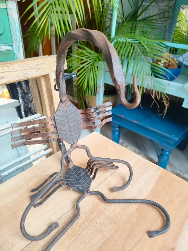 colgadores artesanales 1 colgadores artesanales escorpiones forja