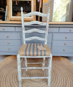 silla de madera envejecida 4 i5269368302