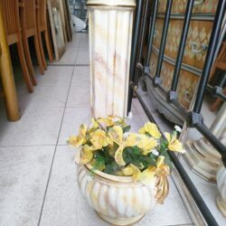 Jarrón y pedestal cerámica 4 1000339797 scaled