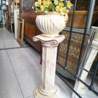 Jarrón y pedestal cerámica 5 1000339798 scaled