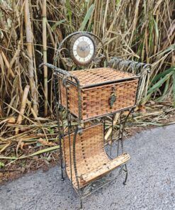 Wrought iron and natural rattan table, 7 1000446544