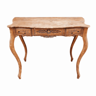 Escritorio antiguo de madera lavada