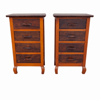 Mesitas madera y cuero