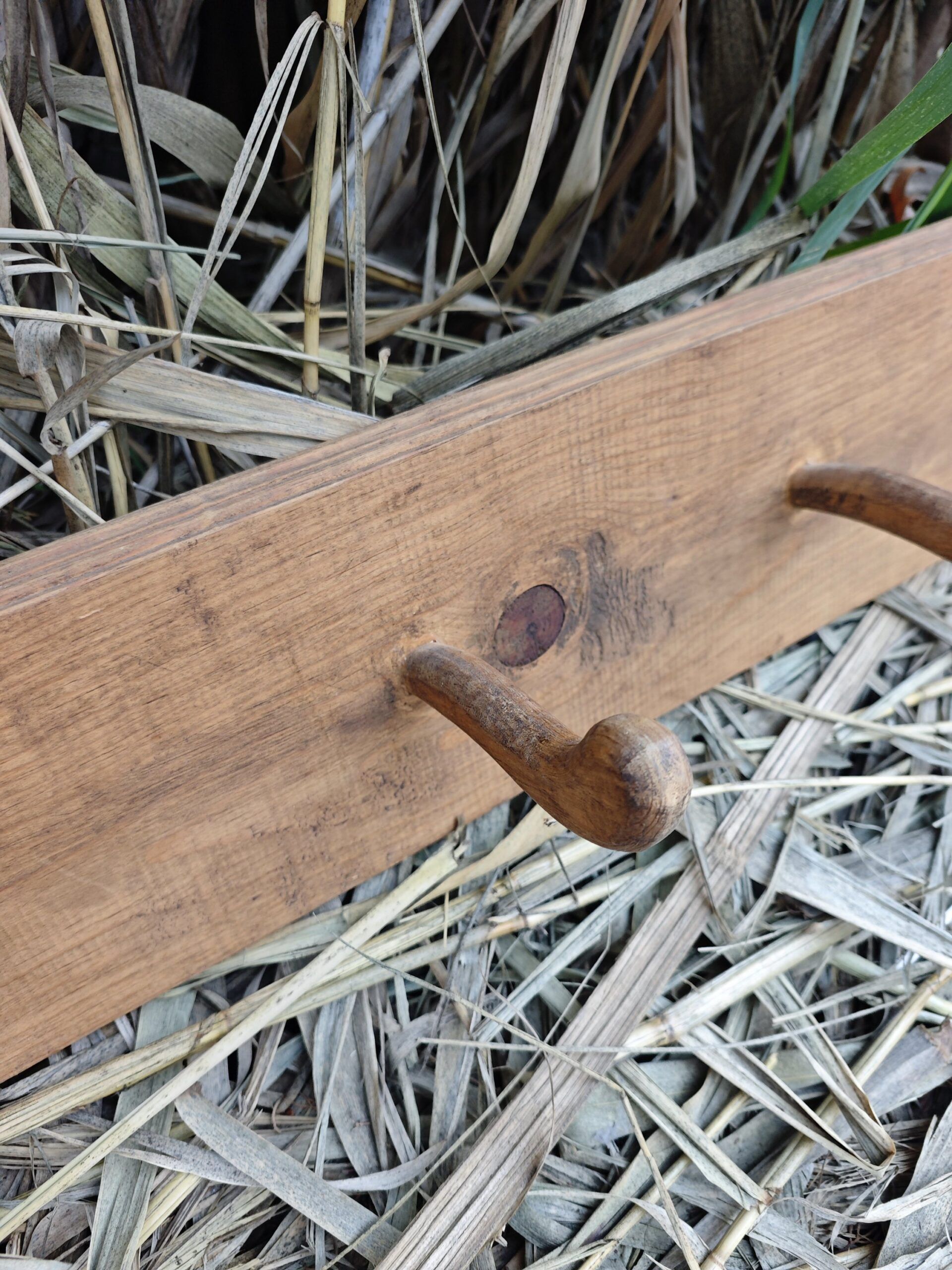 Perchero antiguo de madera lavada 2 Perchero antiguo de madera lavada - Imagen 2