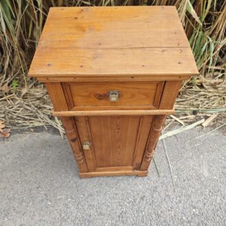 mesita antigua de madera natural 8 1000449131 scaled