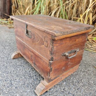 Baúl antiguo de madera 10 1000449711 scaled