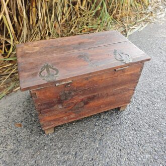 Baúl antiguo de madera 15 1000449714 scaled