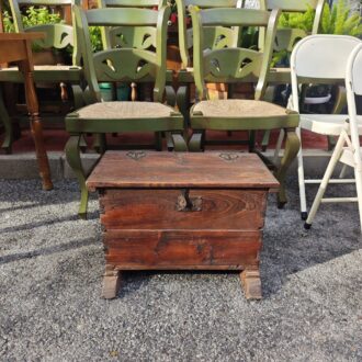 Baúl antiguo de madera 13 1000449715 scaled