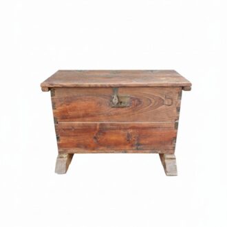 Baúl antiguo de madera