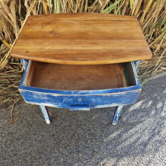 Mesita vintage de nogal 11 1000452318 scaled