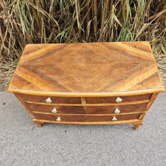 Cómoda vintage de estilo francés 12 1000453804 scaled