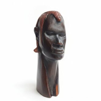 Busto Guerrero Masái