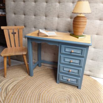 Escritorio de estilo vintage 5 IMG 20250909 WA0020