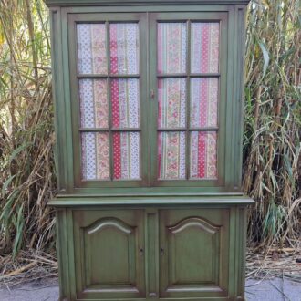 aged green vintage cupboard – photo 2