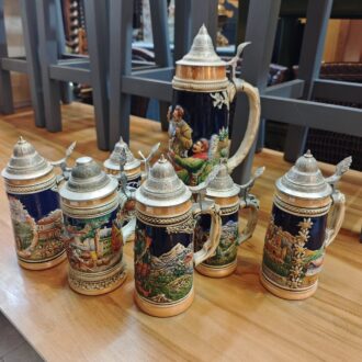 Juego de 7 Jarras de Cerveza Alemanas Vintage con Tapa de Zinc 11 1000462009 scaled