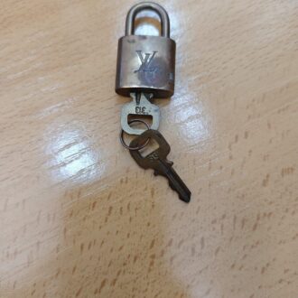 Candado vintage Louis Vuitton 313 4 1000463573 scaled
