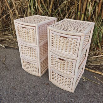 Mesitas de Noche Rosas en Mimbre con 3 Cajones 6 1000471579 scaled