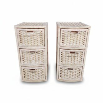 Mesitas de Noche Rosas en Mimbre con 3 Cajones