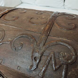 Cofre Antiguo Europeo del Siglo XIX 12 1000477047