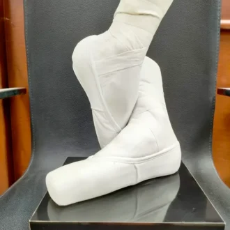 Vintage Austin Productions 1987 Sculpture “Waiting in the Wings” – photo 2