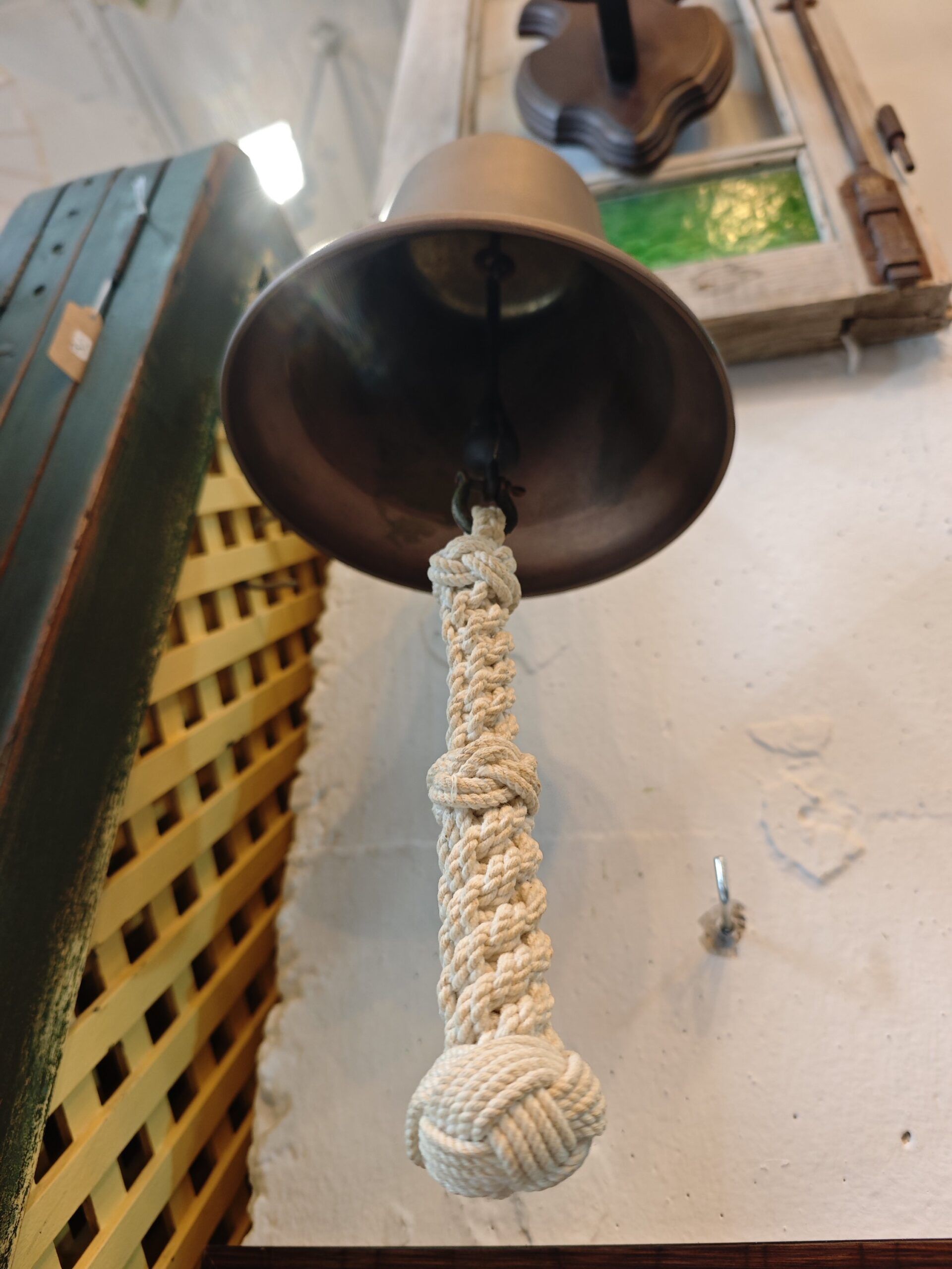 Campana de Pared en Bronce con Cordón Náutico 3 Campana de Pared en Bronce con Cordón Náutico - Imagen 3