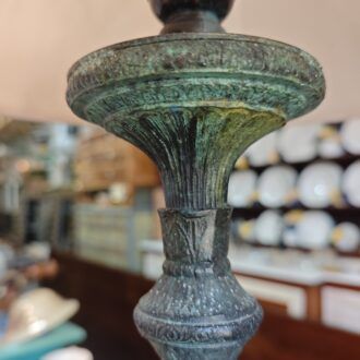 Lámpara de Mesa Vintage en Metal Tallado con Pantalla Plisada 9 1000489770