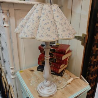 Vintage Table Lamp with Shabby Chic Floral Lampshade – photo 2