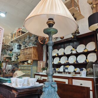 Vintage Carved Metal Table Lamp with Pleated Shade – photo 2