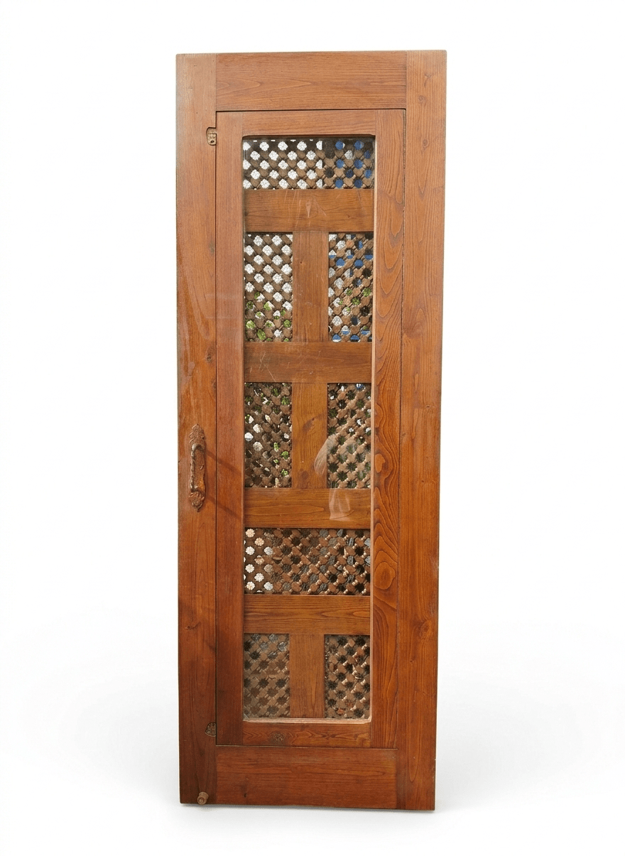 Puerta de Madera Maciza con Celosía Marroquí y Contraventana de Cristal Estilo Árabe Artesanal 1 Puerta de Madera Maciza con Celosía Marroquí