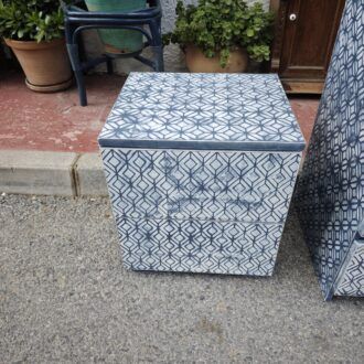 Conjunto de Dormitorio de Cómoda y Mesitas de Noche con Estampado Geométrico 15 1000503781