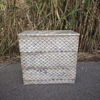 Cómoda Envejecida con Patrón de Escamas Geométrico 8 1000504591 1