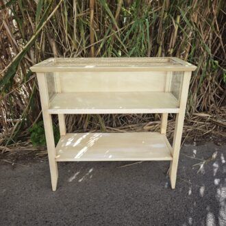 Vitrina Mostrador Rústica con Malla de Gallinero y Acabado Decapé 11 1000507377