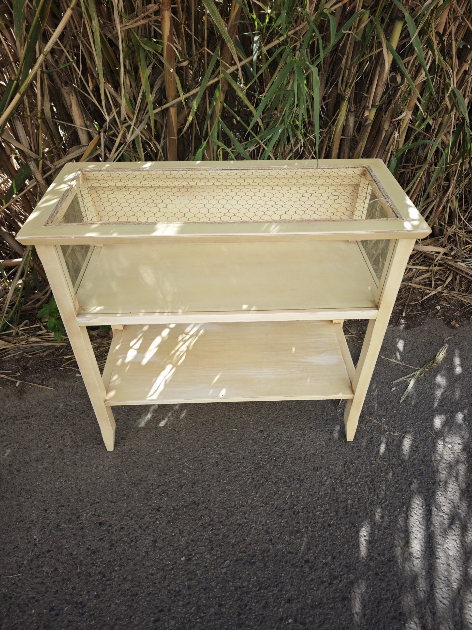 Vitrina Mostrador Rústica con Malla de Gallinero y Acabado Decapé 2 Vitrina Mostrador Rústica con Malla de Gallinero y Acabado Decapé - Imagen 2