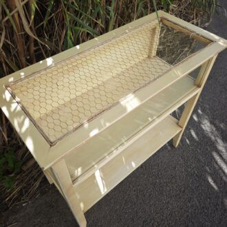 Vitrina Mostrador Rústica con Malla de Gallinero y Acabado Decapé 12 1000507379