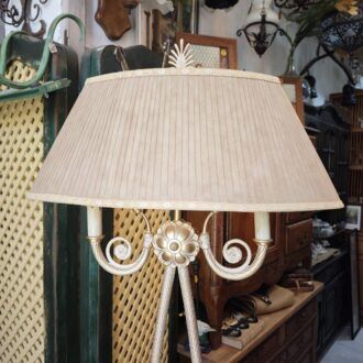 Lámpara de Pie Clásica Vintage de Metal Dorado y Base de Mármol - Estilo Neoclásico 10 1000507475