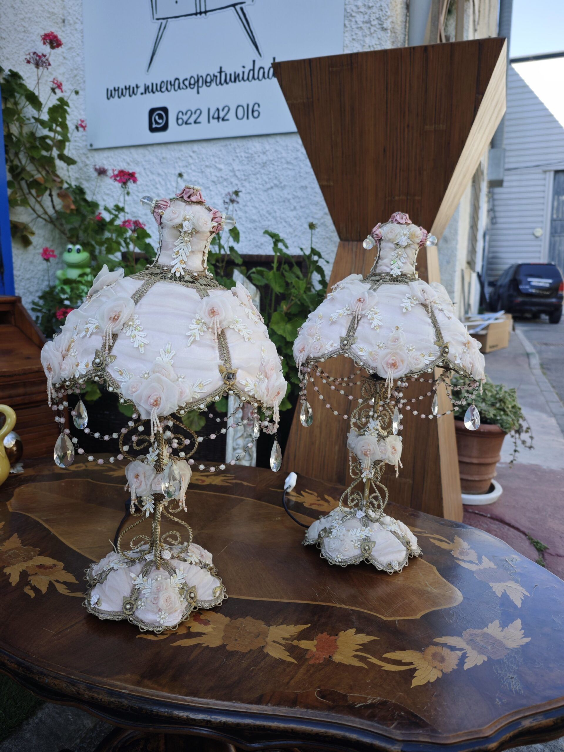 Pareja de Lámparas Vintage Estilo Shabby Chic con Cristales y Rosas 2 Pareja de Lámparas Vintage Estilo Shabby Chic con Cristales y Rosas - Imagen 2