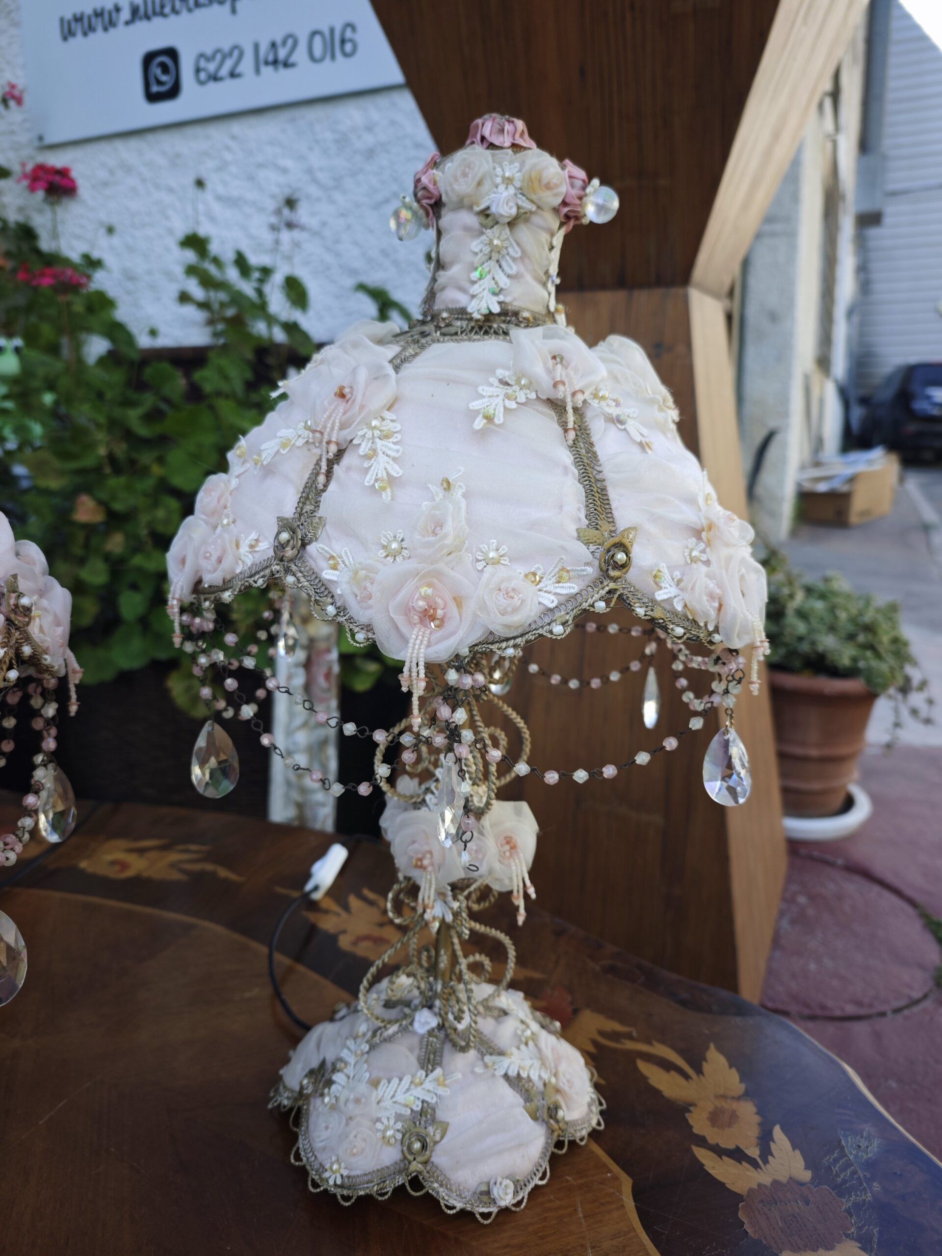 Pareja de Lámparas Vintage Estilo Shabby Chic con Cristales y Rosas 5 Pareja de Lámparas Vintage Estilo Shabby Chic con Cristales y Rosas - Imagen 5