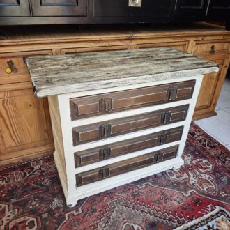 Aparador Cómoda de Estilo Castellano en Madera Maciza 13 1000508410