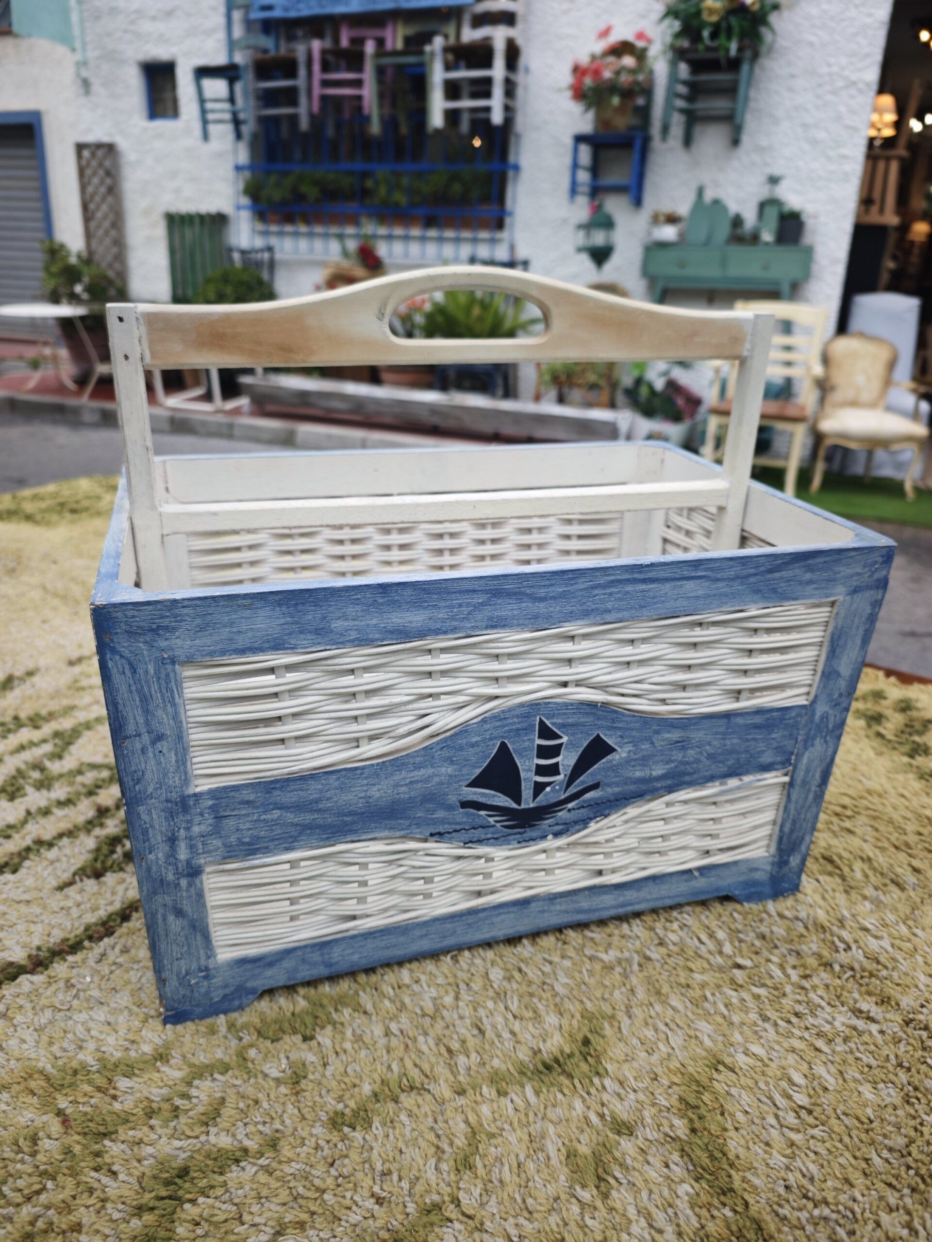 Cesta Revistero Vintage Estilo Marinero con Mimbre y Madera 2 Cesta Revistero Vintage Estilo Marinero con Mimbre y Madera - Imagen 2