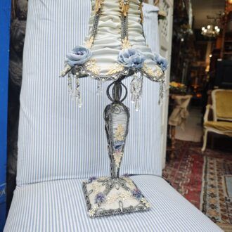 Lámpara de Sobremesa Art Nouveau en Metal Intrincado y Satén Azul 7 1000510622 1